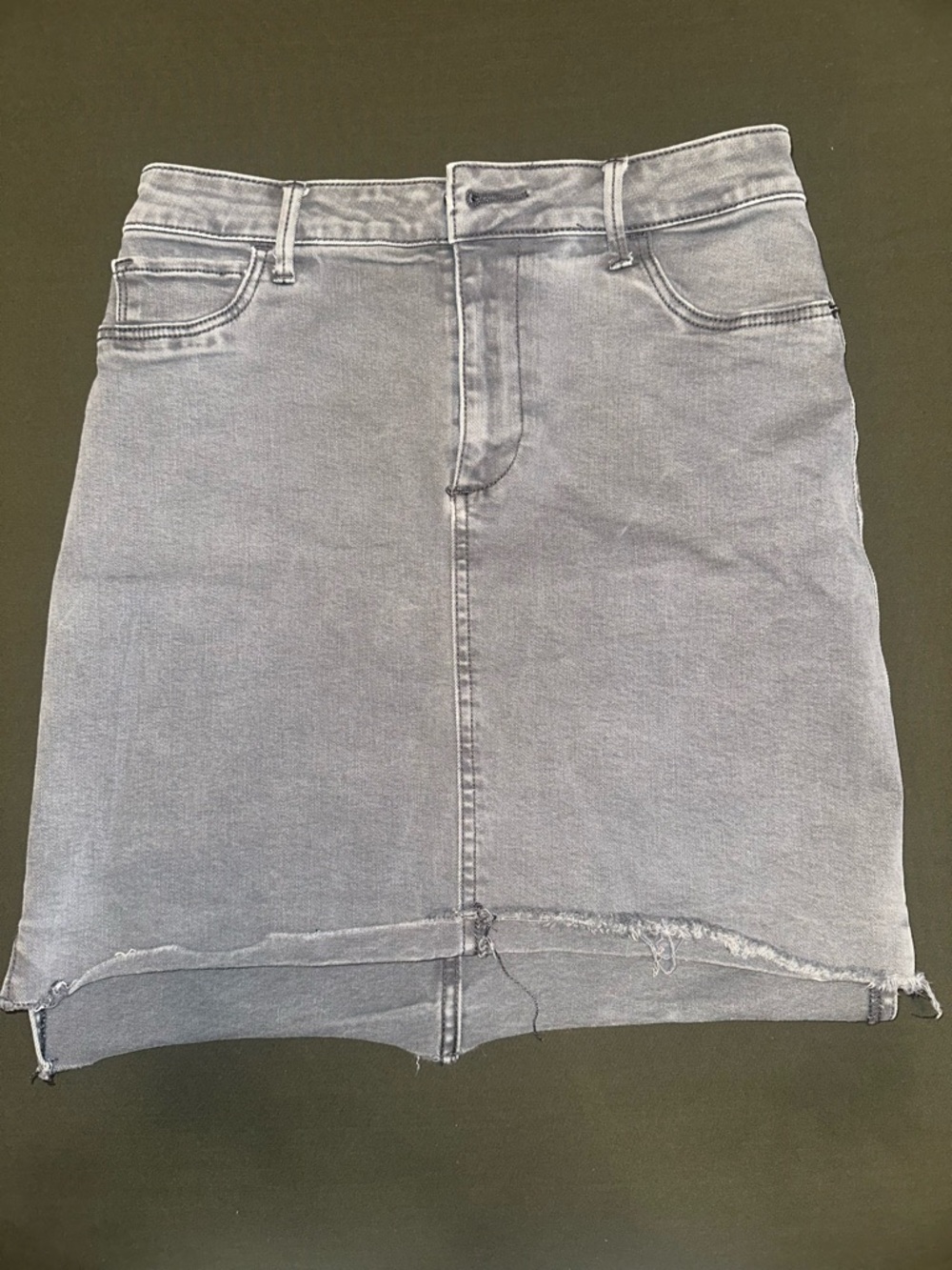 A&F gray denim skirt